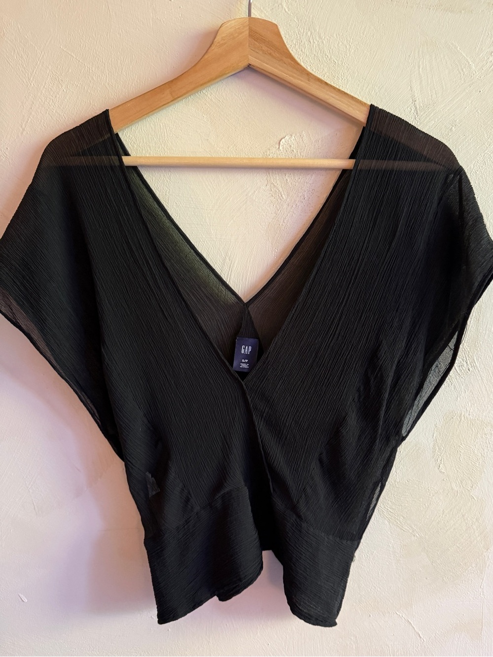Gap 100% Silk Black Crinkle Chiffon Blouse Surplice V Neck Side Button Small